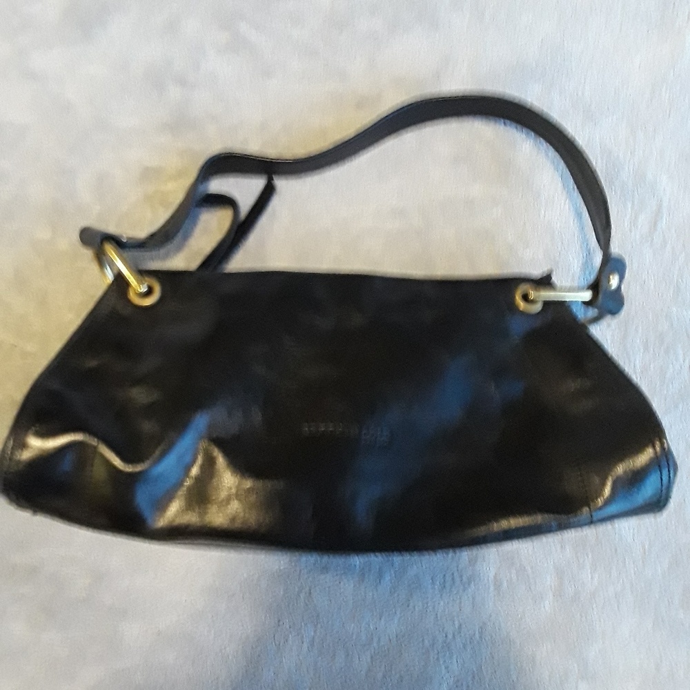 Black leather Kenneth Cole purse